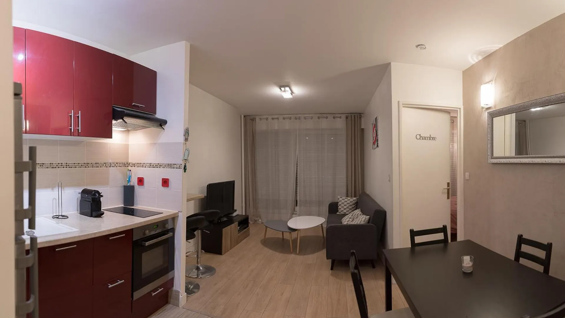 Parisian Romance Retreat 파리